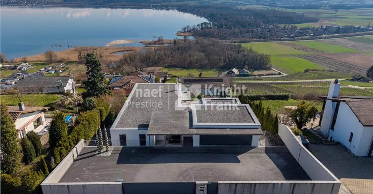 Magnifique Maison Individuelle avec Vue sur le Lac - Photo 3 sur 10