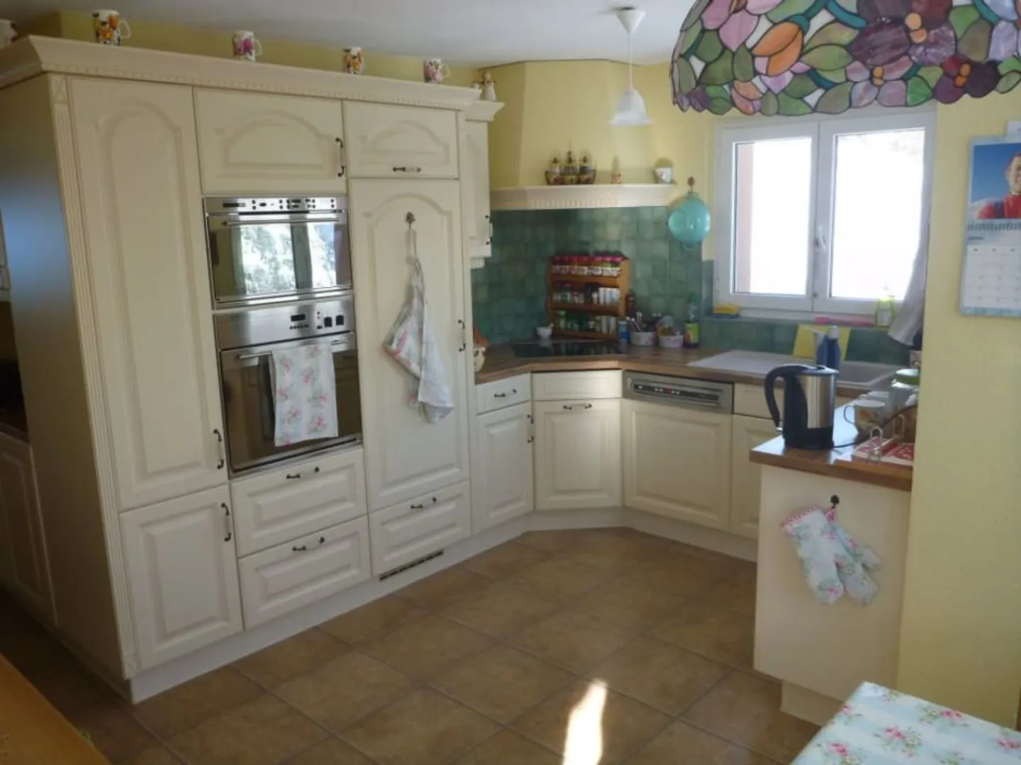 Stella cadente sopra le nuvole con terrazza unica che si affaccia sul villaggio e verso l'Italia. - Foto 11 di 16