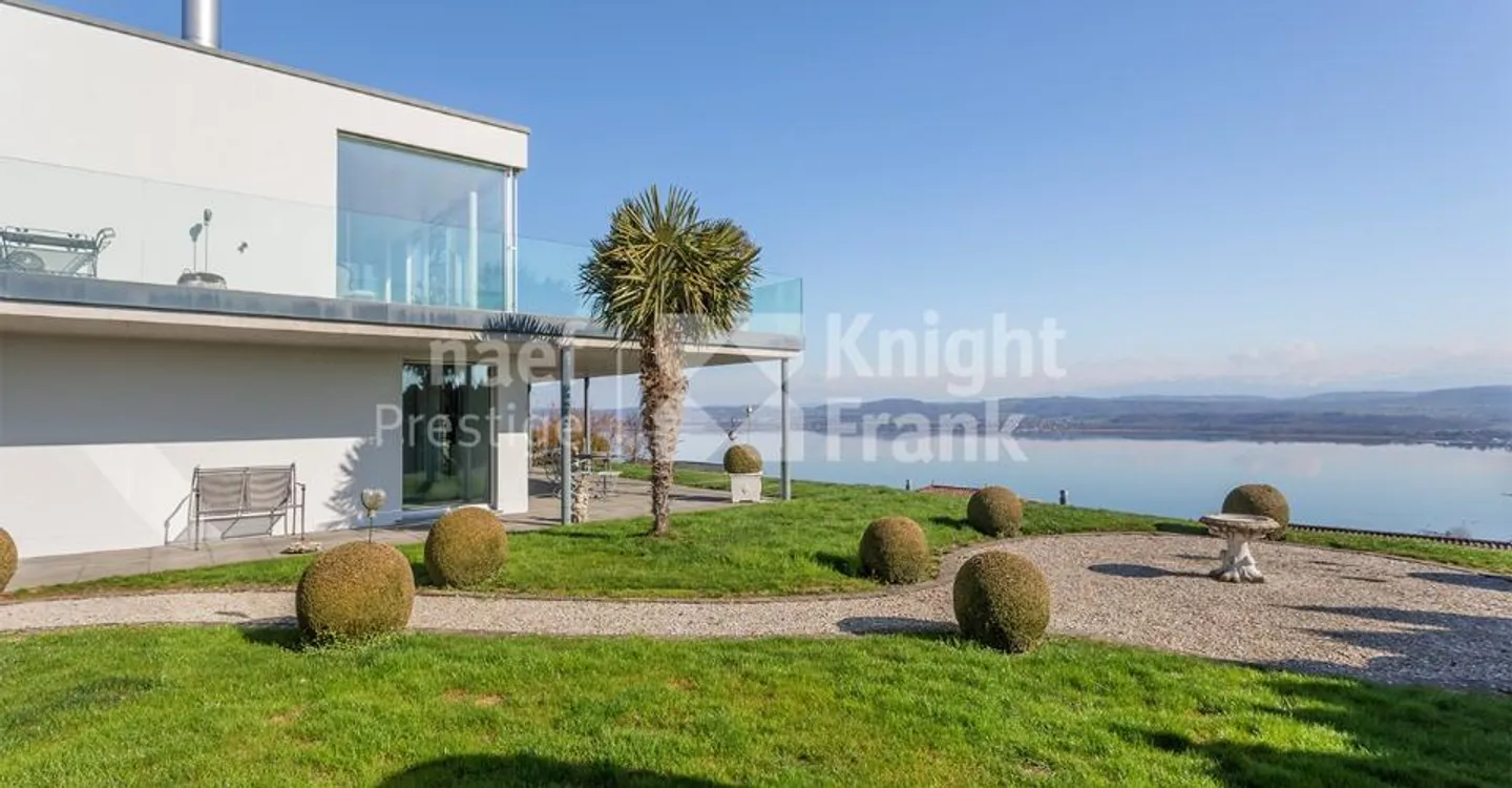 Magnifique Maison Individuelle avec Vue sur le Lac - Photo 1 sur 10
