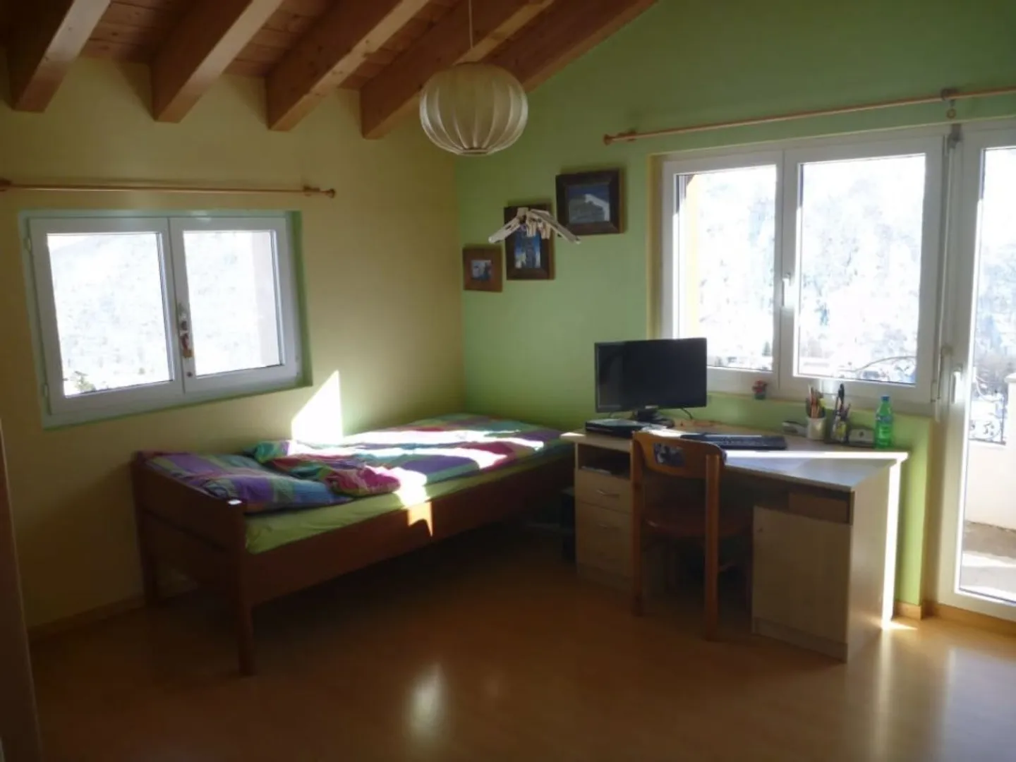 Stella cadente sopra le nuvole con terrazza unica che si affaccia sul villaggio e verso l'Italia. - Foto 4 di 16