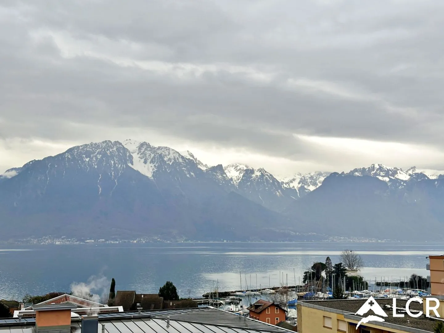 Magnifique logement meublé de courte durée 3,5 pièces // 2 chambres // Balcon avec vue sur le lac - Photo 10 sur 11