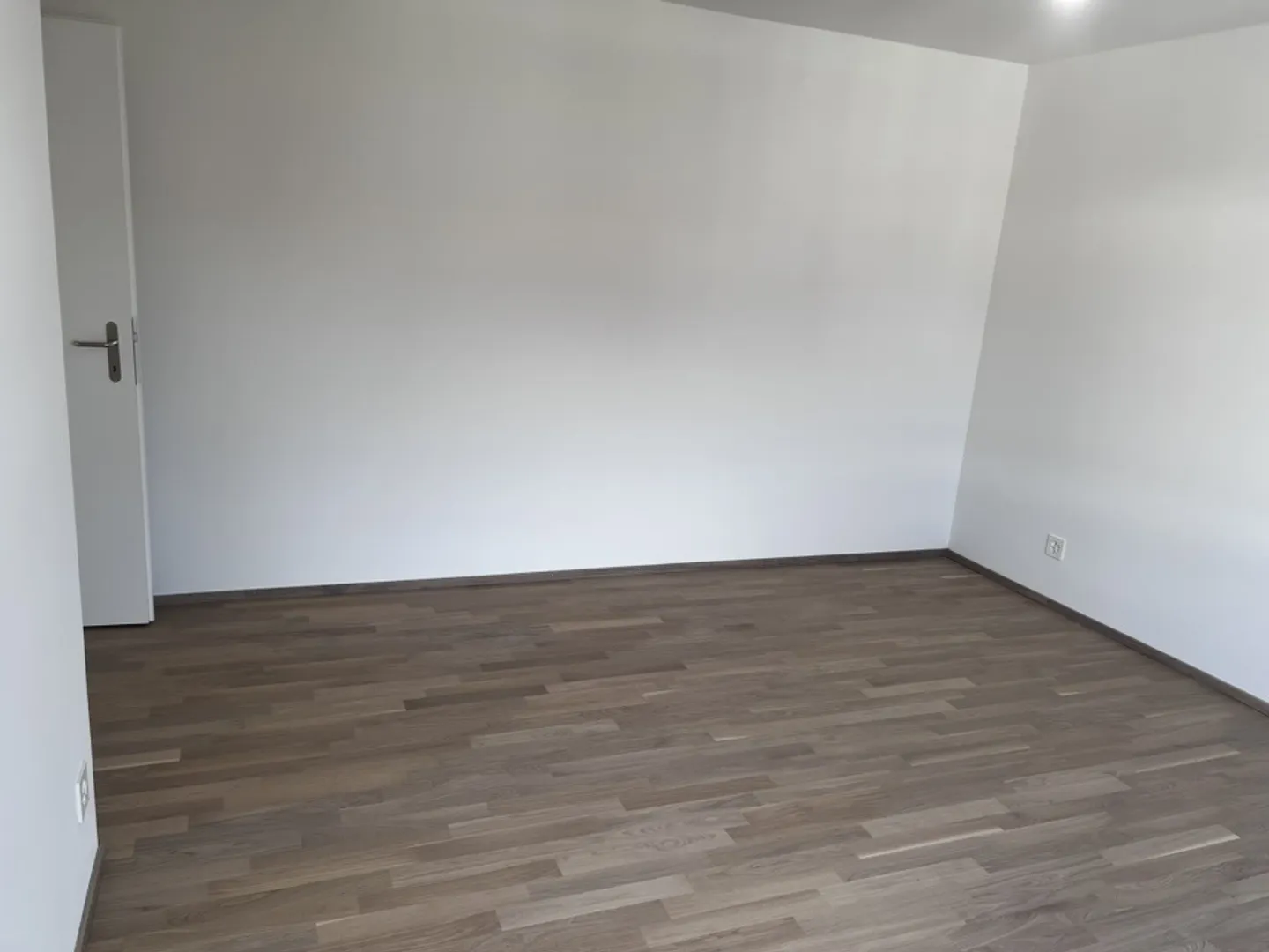 Première occupation : Appartement moderne de 4,5 pièces dans un emplacement central et calme à Bülach - Photo 4 sur 13