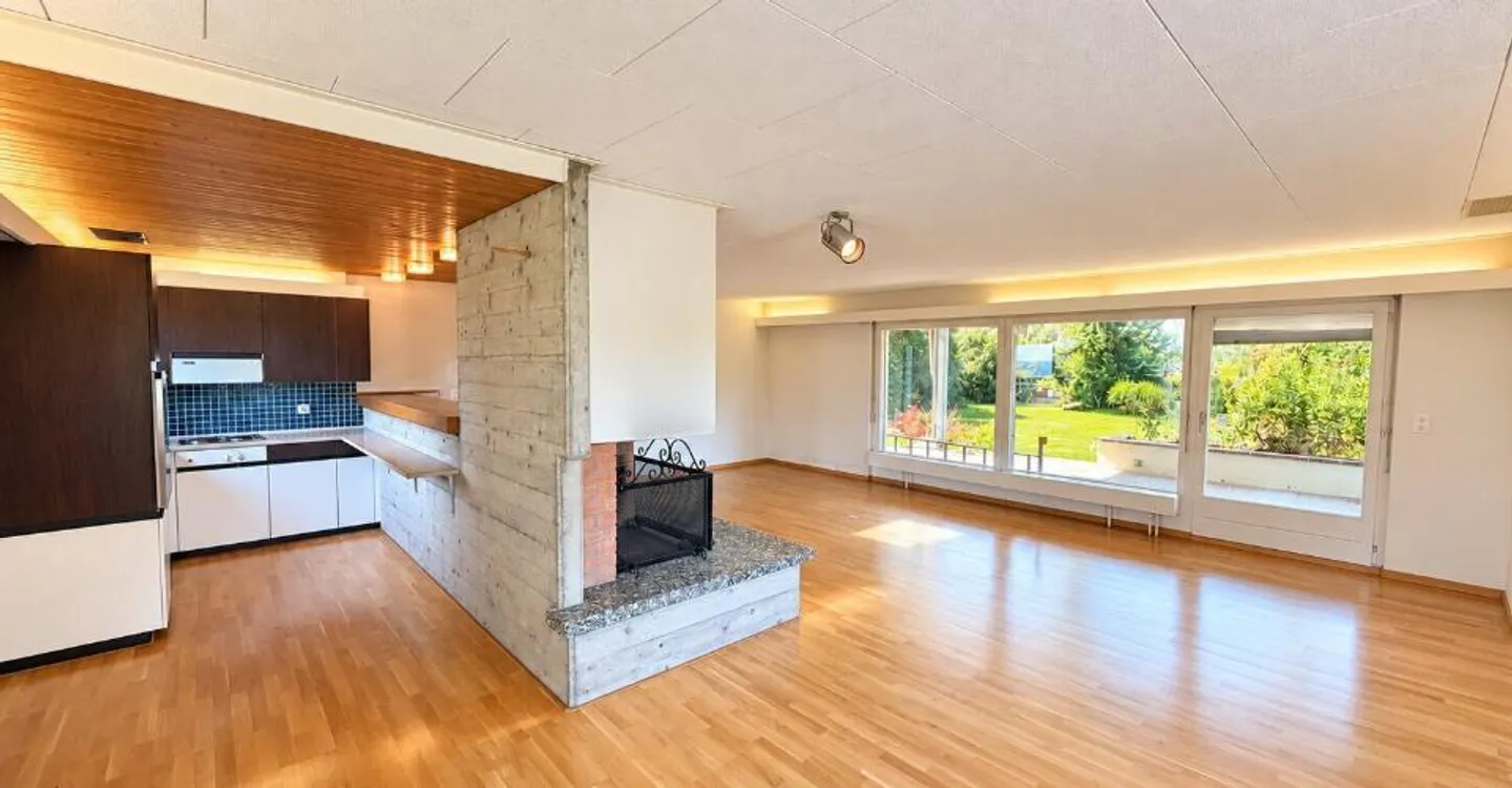 Una grande proprietà di 8,5 stanze in vendita a Courtedoux - Foto 3 di 11