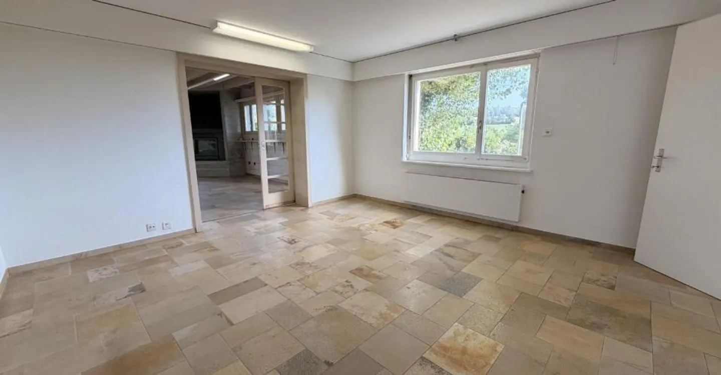 Una grande proprietà di 8,5 stanze in vendita a Courtedoux - Foto 10 di 11