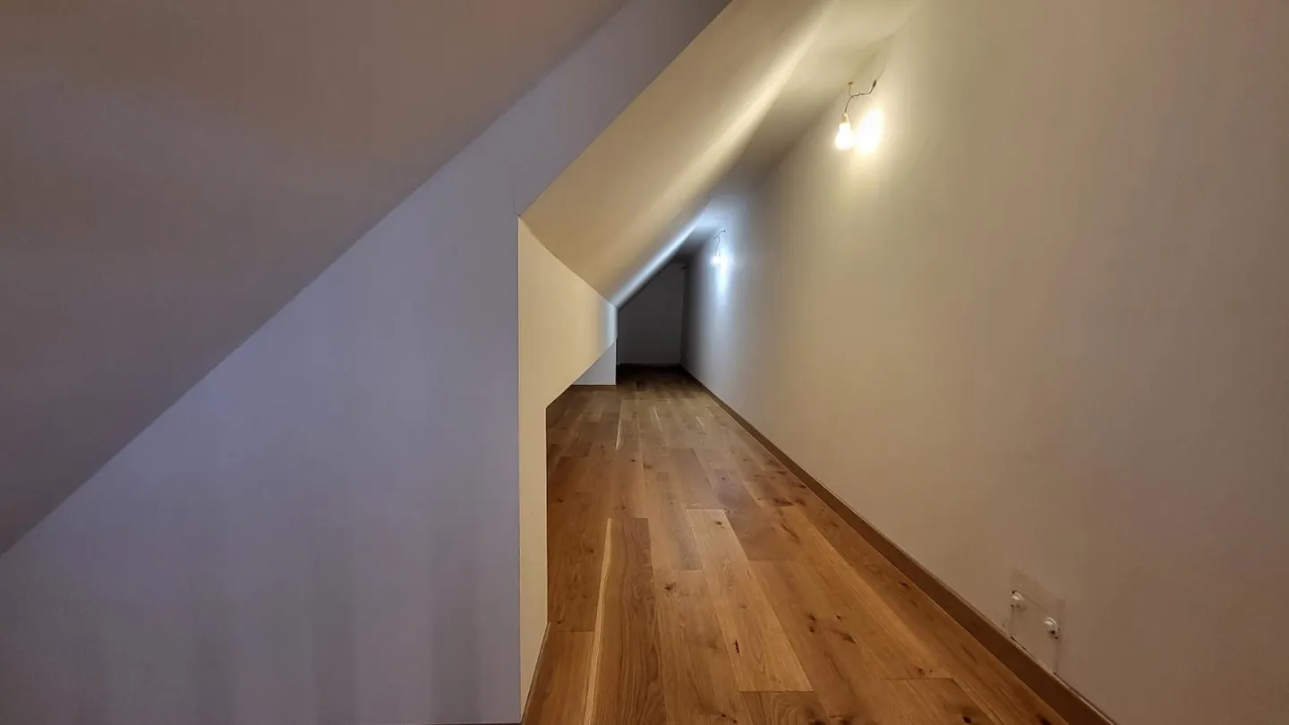 Top floor 2.5 rooms - Photo 10 of 12