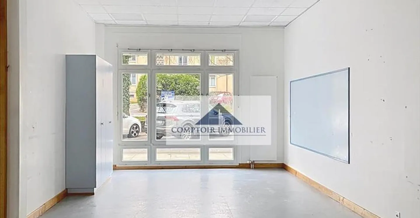 Magasin à louer - Photo 2 sur 9