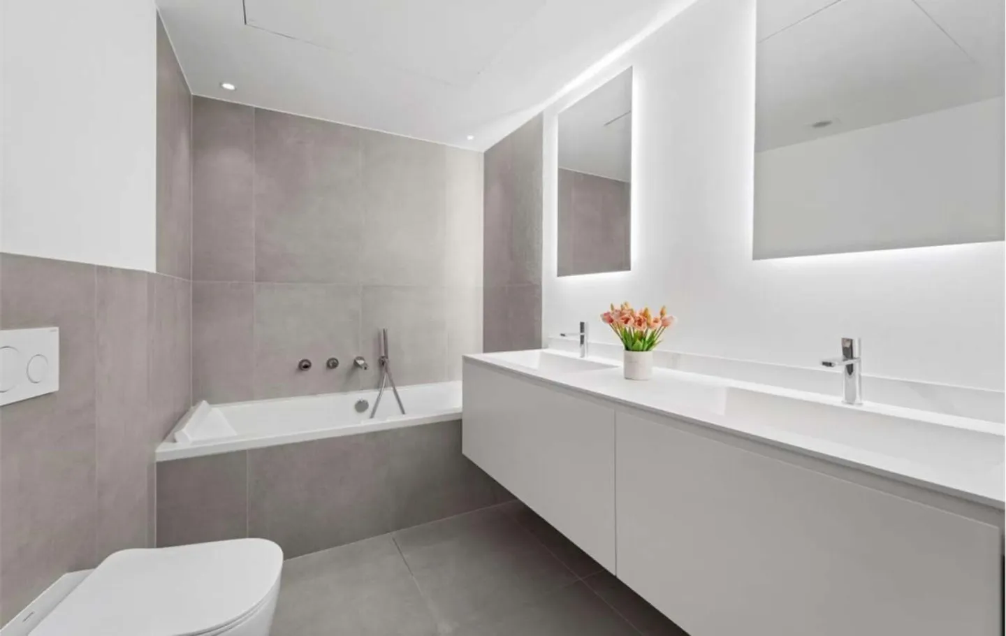 Exclusive Duplex Apartment in Canobbio - Elegance Meets Living Comfort - Photo 4 of 15