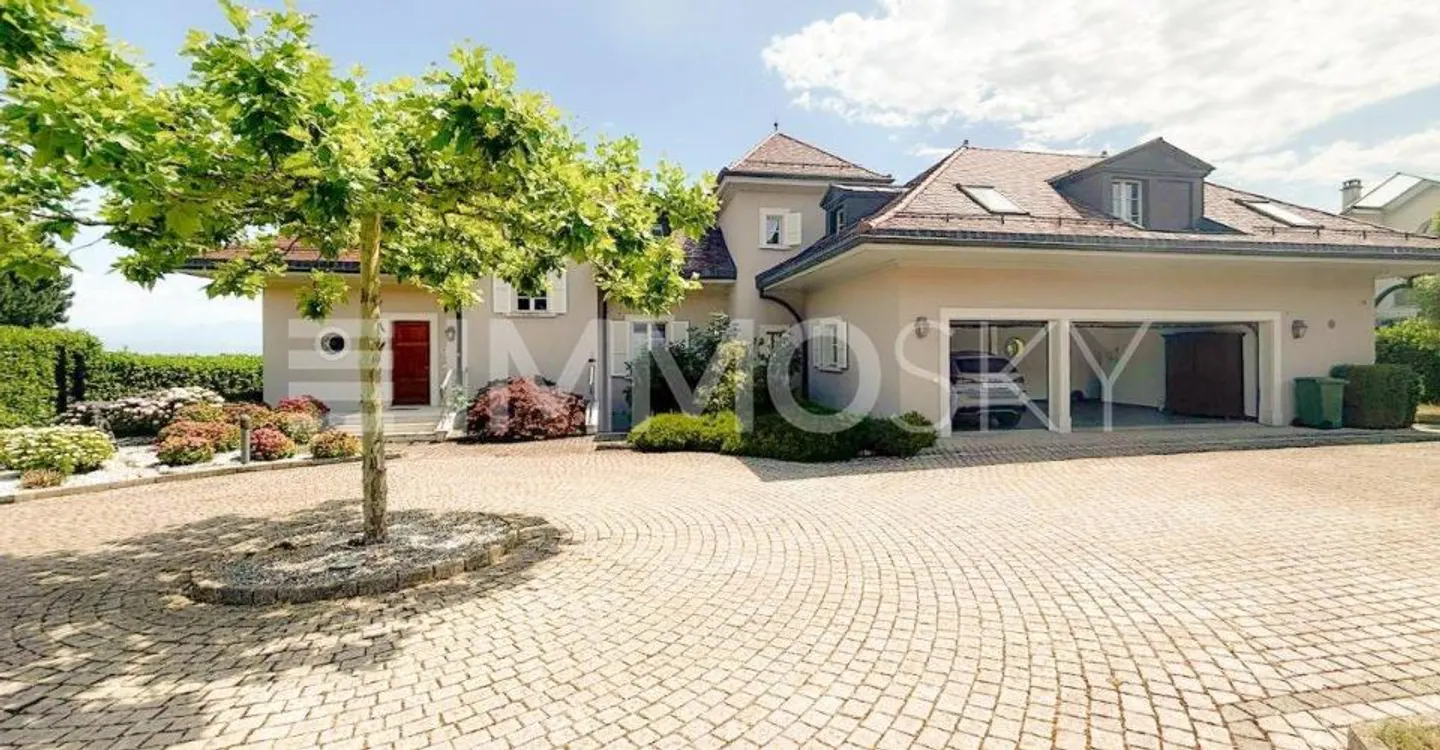 Au coeur de Mont-sur-Rolle : Maison d'exception - Photo 1 of 5