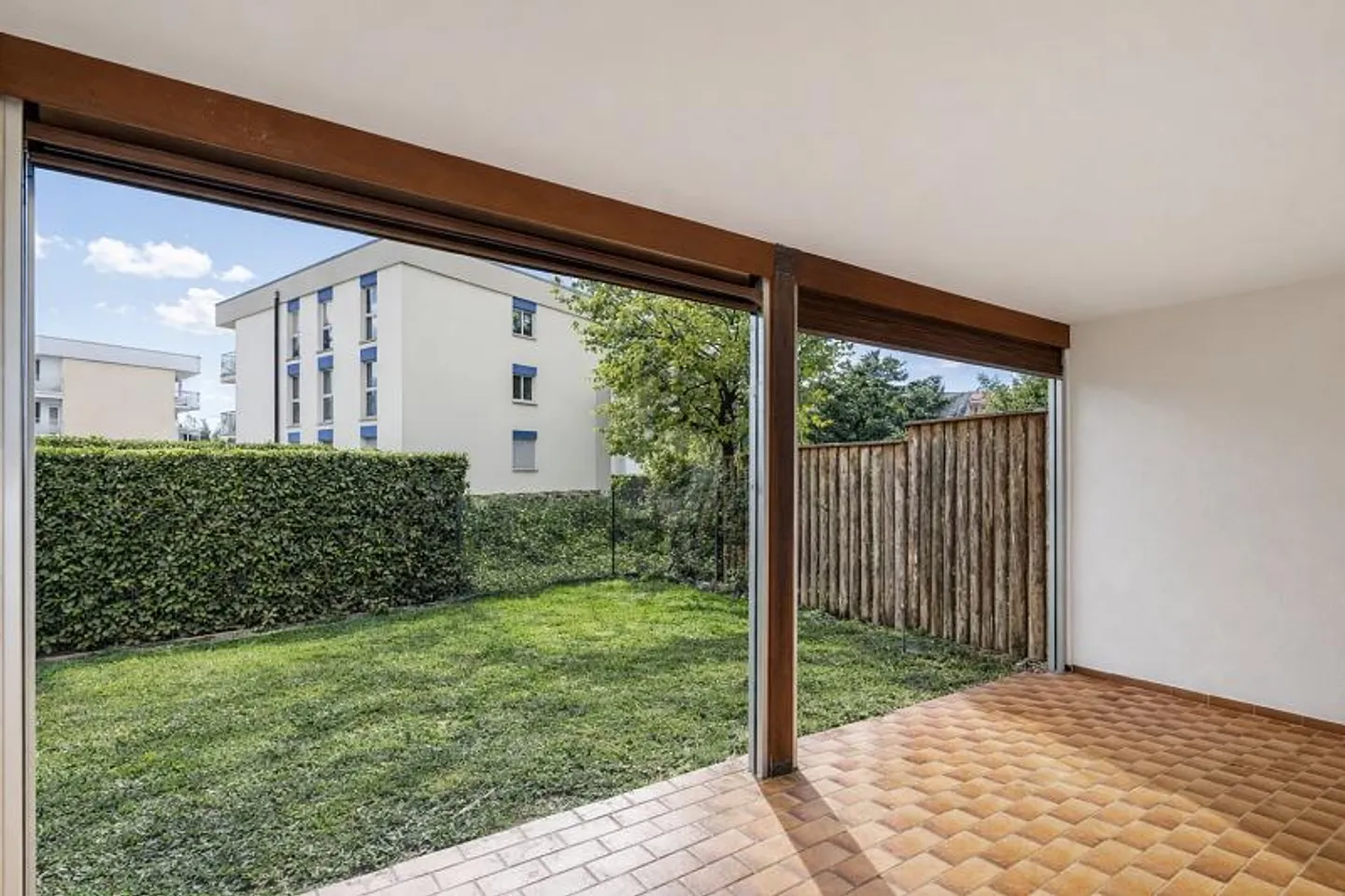 Geräumig mit privatem Garten - Foto 2 von 5