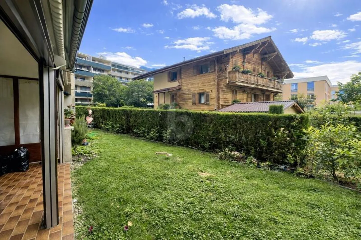 Geräumig mit privatem Garten - Foto 1 von 5