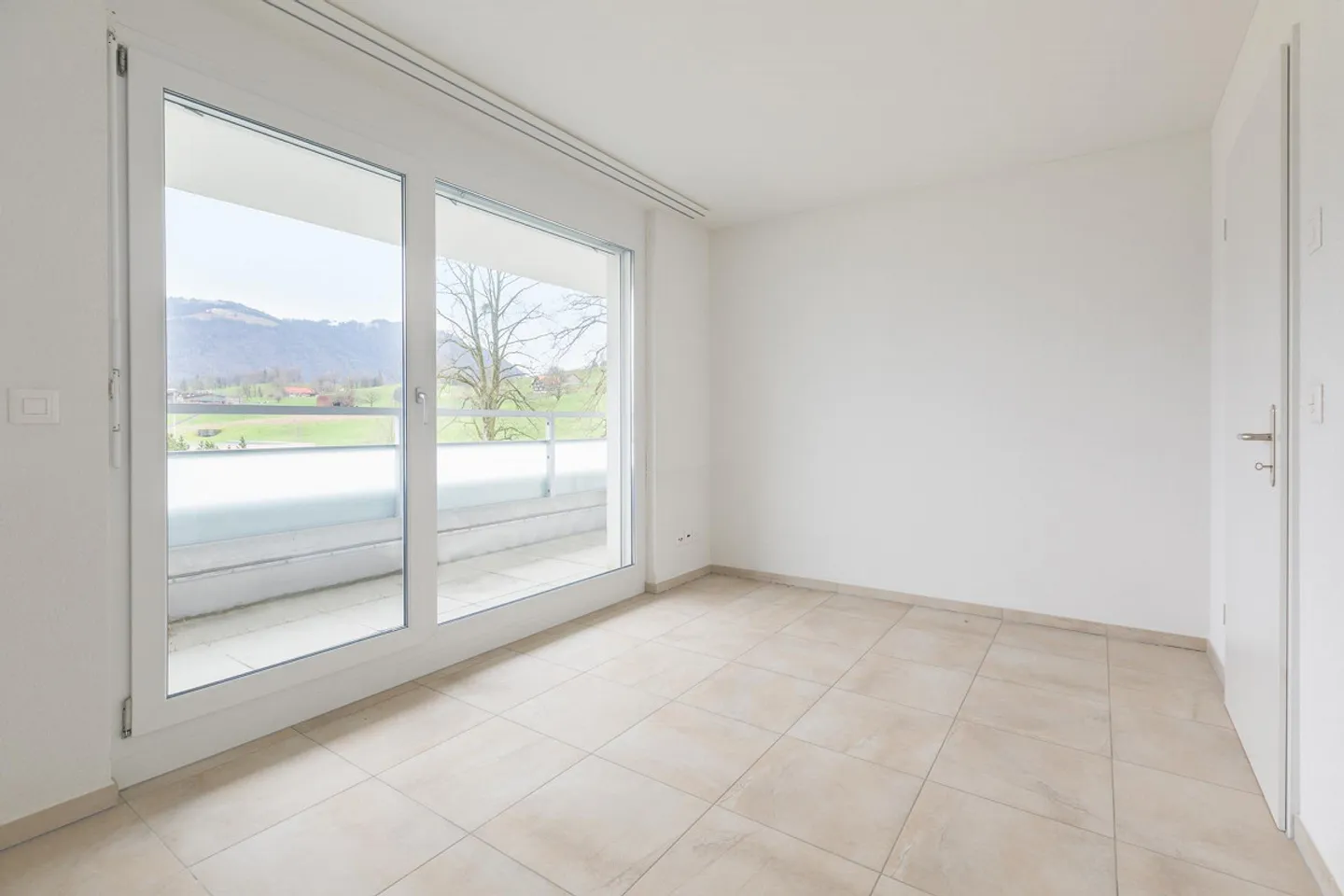 Appartamento attraente di 4,5 stanze in affitto! - Foto 3 di 12