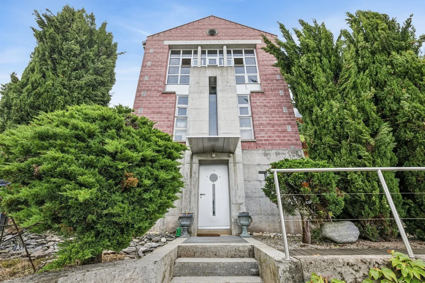 Villa architettonica con vista panoramica eccezionale - Foto 1 di 10