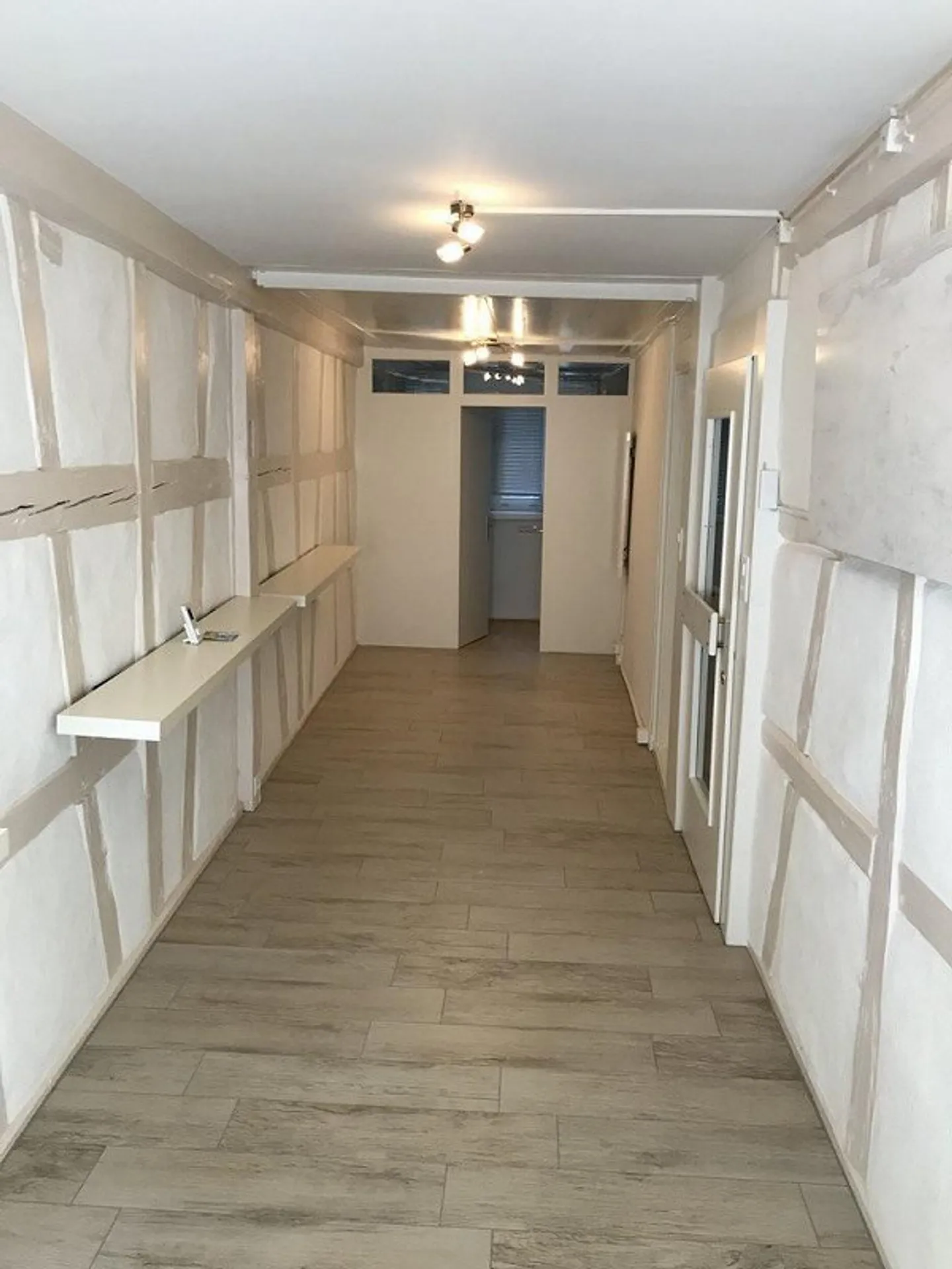 Charming Retail Space in the Heart of the Old Town - Photo 5 of 11