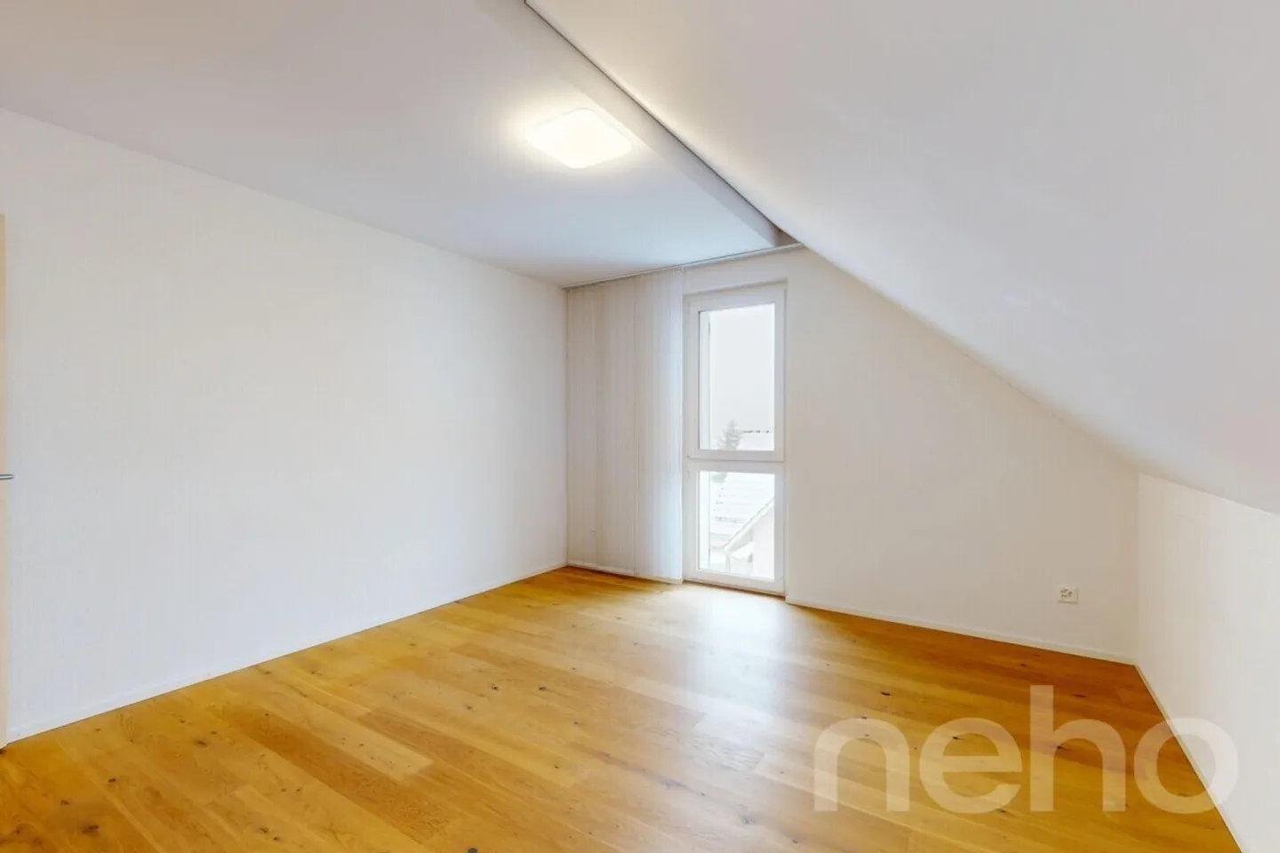 Appartement en attique lumineux de 4,5 pièces à Weiningen - Photo 7 sur 12