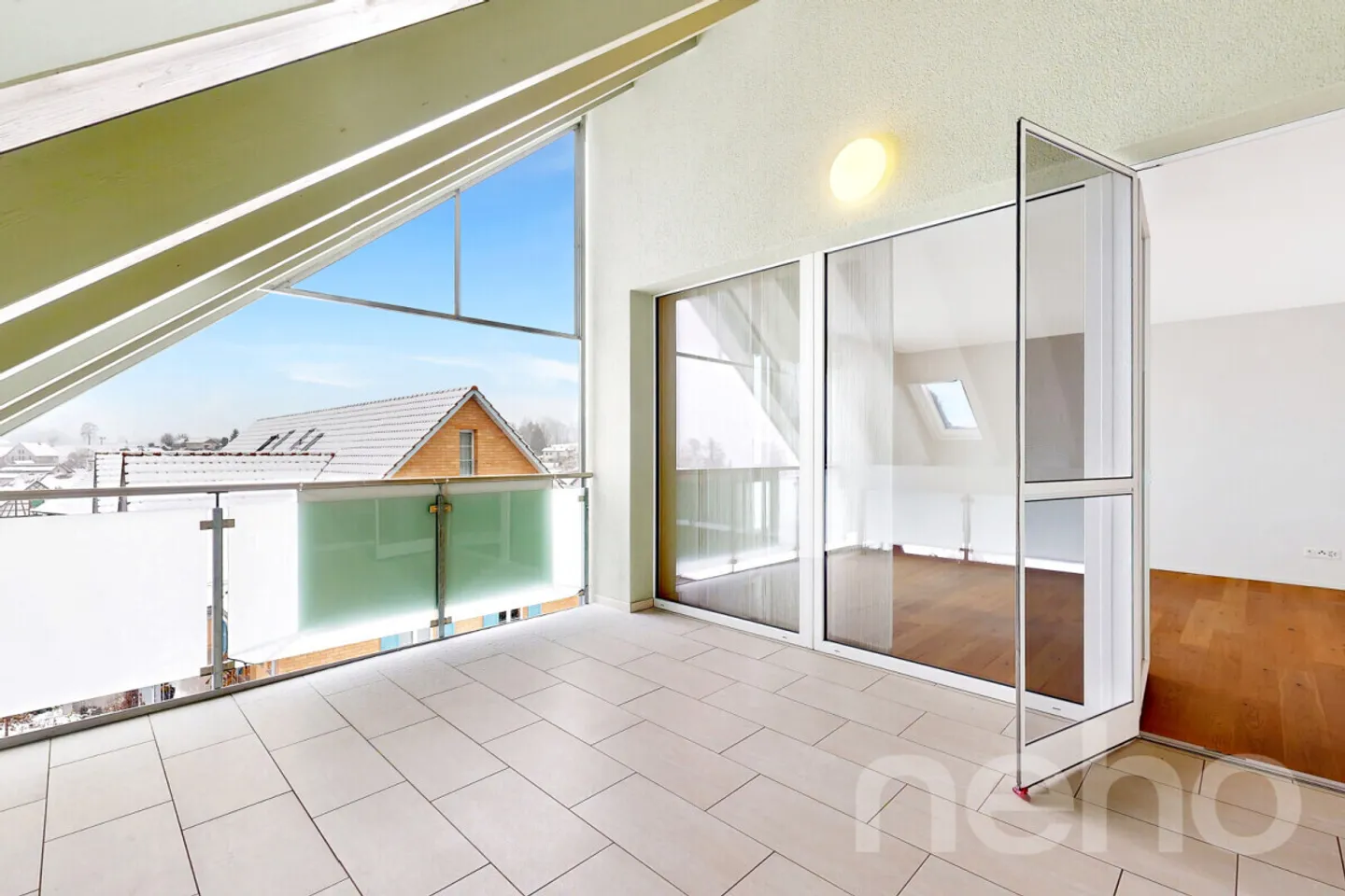Appartement en attique lumineux de 4,5 pièces à Weiningen - Photo 10 sur 12
