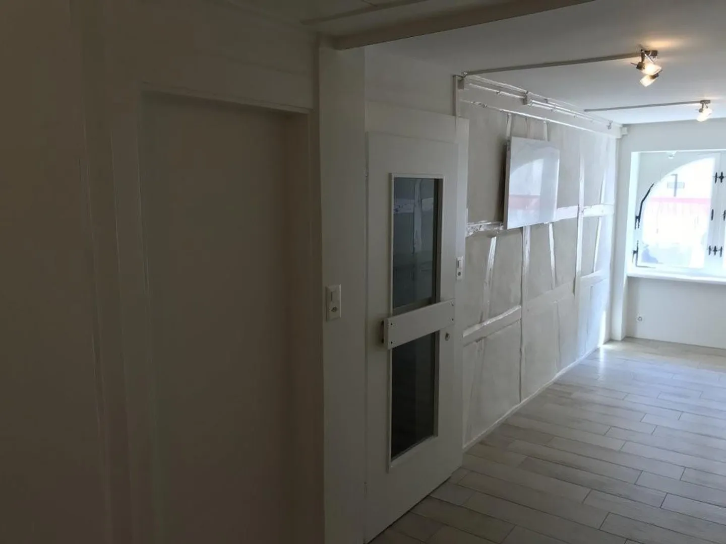 Charming Retail Space in the Heart of the Old Town - Photo 9 of 11