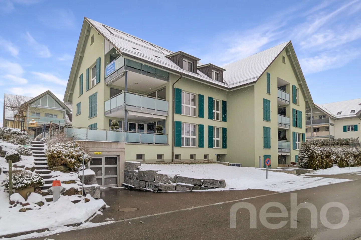 Appartement en attique lumineux de 4,5 pièces à Weiningen - Photo 1 sur 12