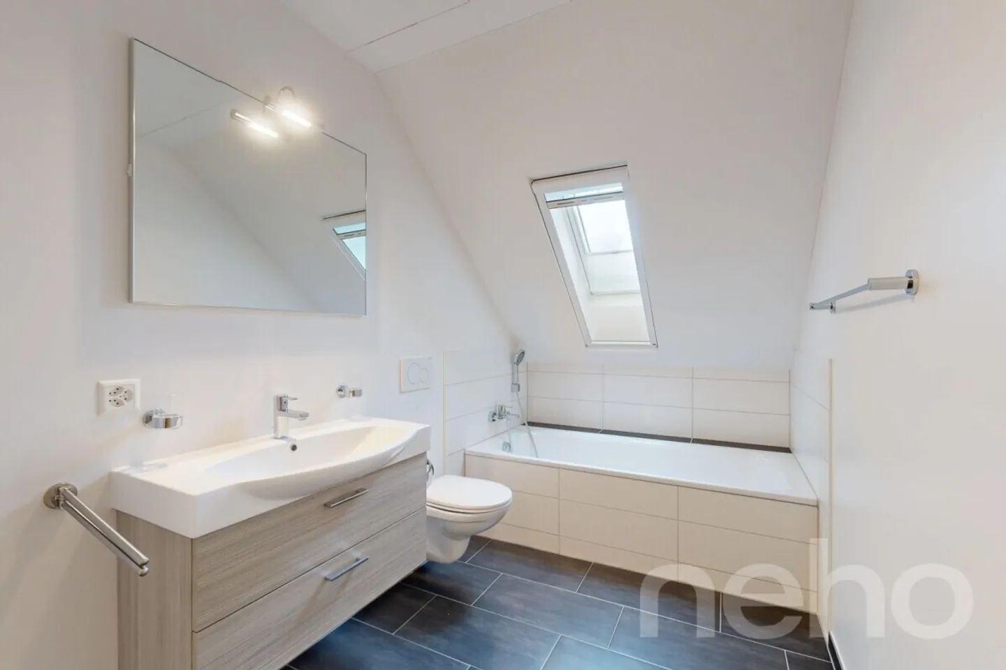 Appartement en attique lumineux de 4,5 pièces à Weiningen - Photo 5 sur 12