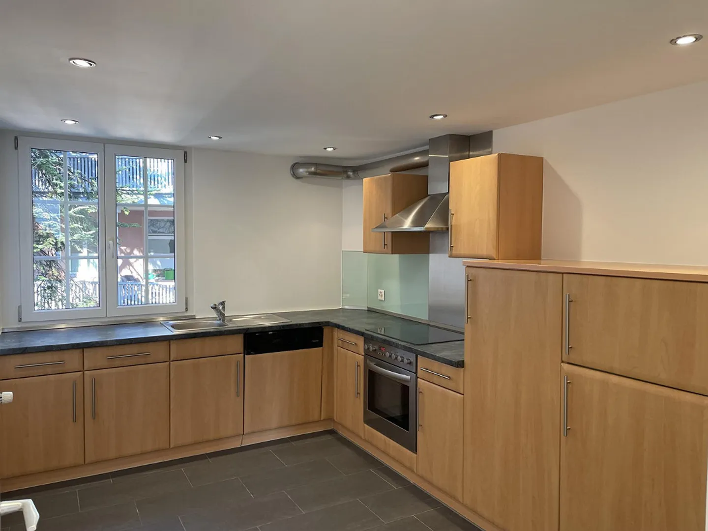 Appartamento 3.5 stanze recentemente ristrutturato nel centro della città di Rorschach - Foto 1 di 20