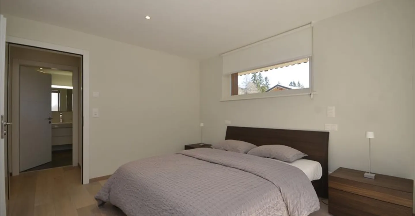 Luxury Apartment with Large Balcony - Photo 6 of 8