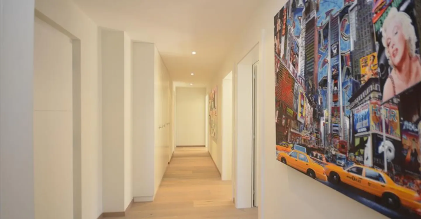 Luxury Apartment with Large Balcony - Photo 8 of 8