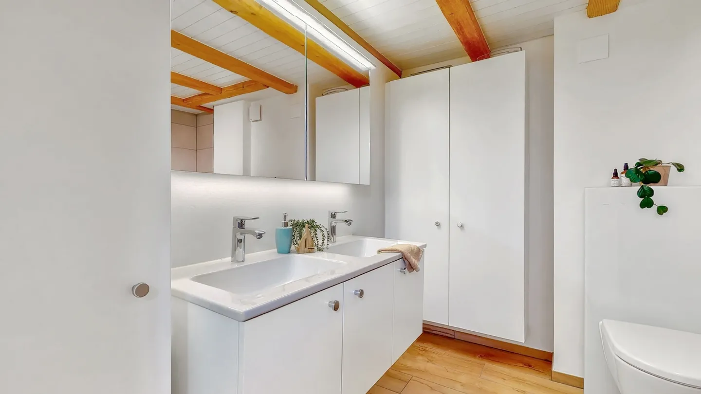 Charming 5.5-Room Townhouse in Niederuzwil - Your New Family Happiness! - Photo 7 of 13