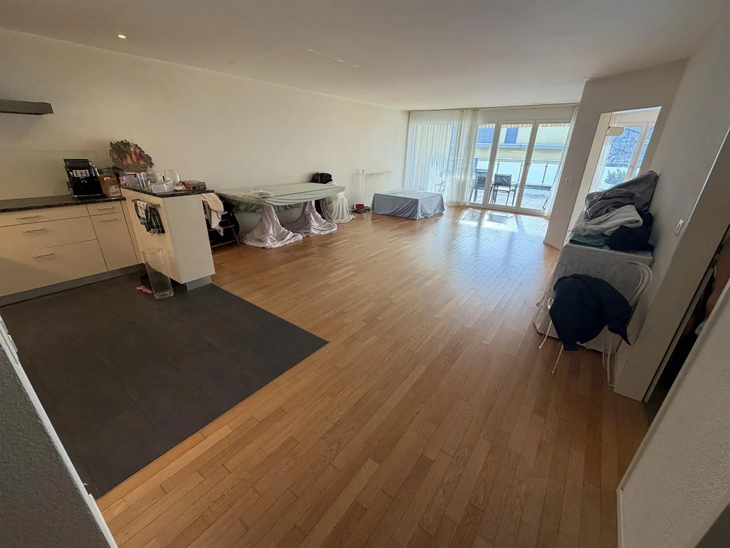 Grosszügige 3.5-Zimmer Terrassenwohnung in Hombrechtikon - Foto 3 von 13