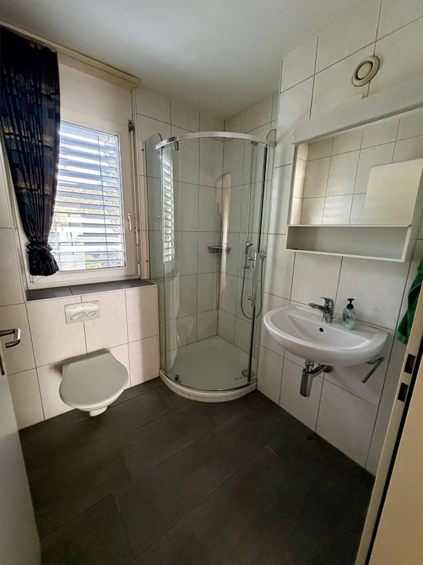 Grosszügige 3.5-Zimmer Terrassenwohnung in Hombrechtikon - Foto 11 von 13