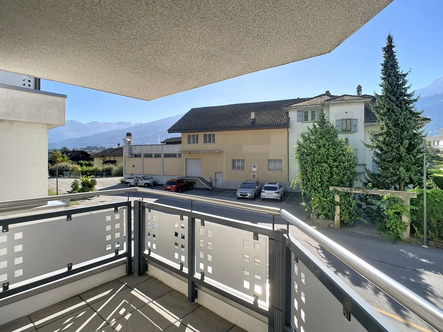 Geräumige 3,5 Zimmer mit XXL Terrasse - Foto 5 von 18