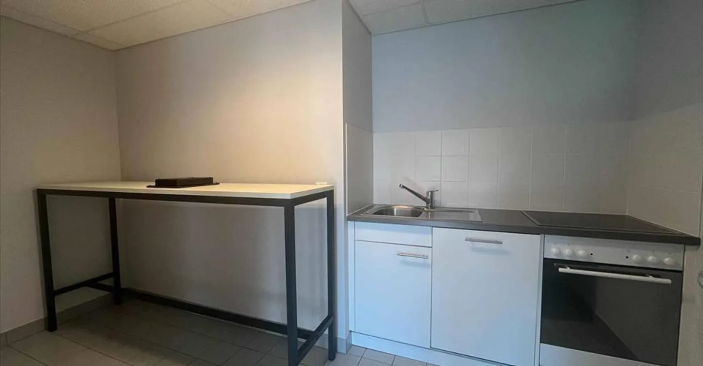 Spazio ufficio in affitto - Foto 3 di 10