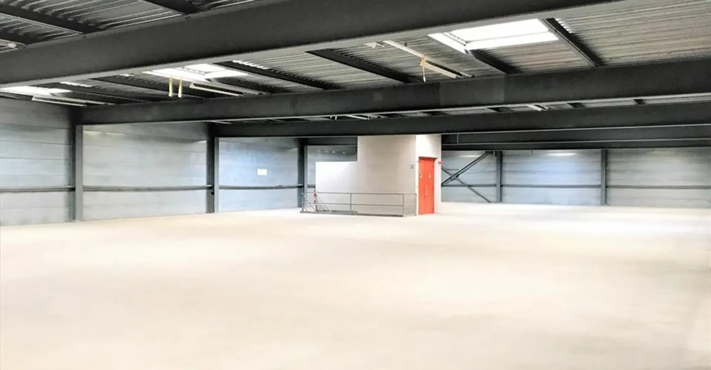 Workshop/Storage Space of 655 m2, divisible from 150 m2 - Photo 1 of 5