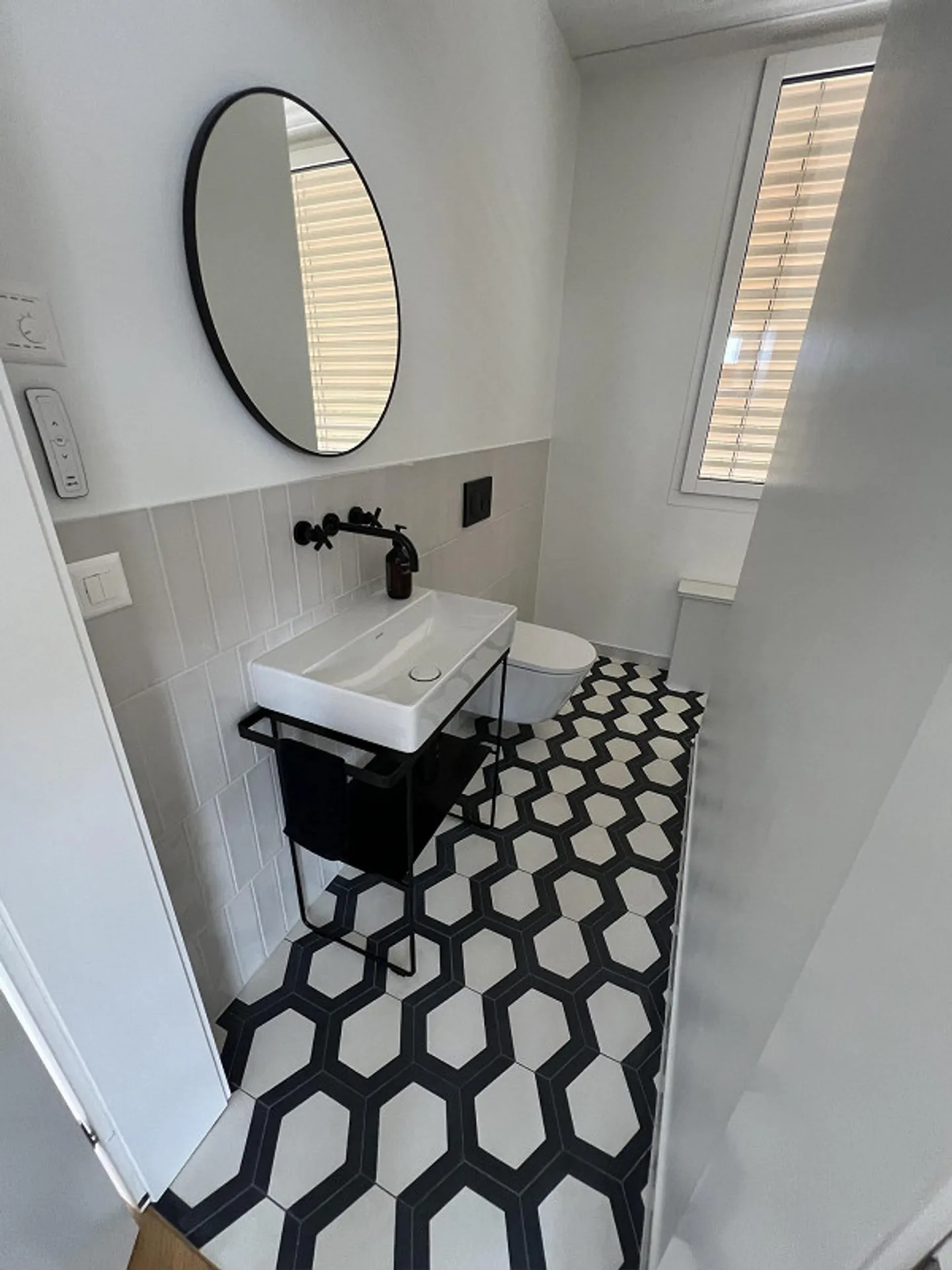 Attic dream apartment on top with a wide view - Photo 4 of 17