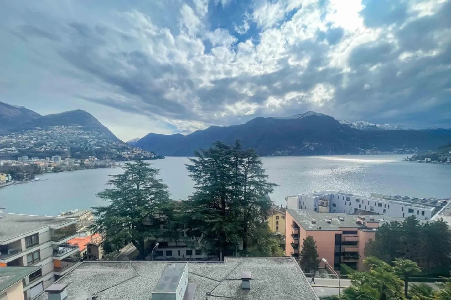 3,5-Zimmer-Wohnung mit herrlicher Aussicht auf den Luganersee - Foto 1 von 6