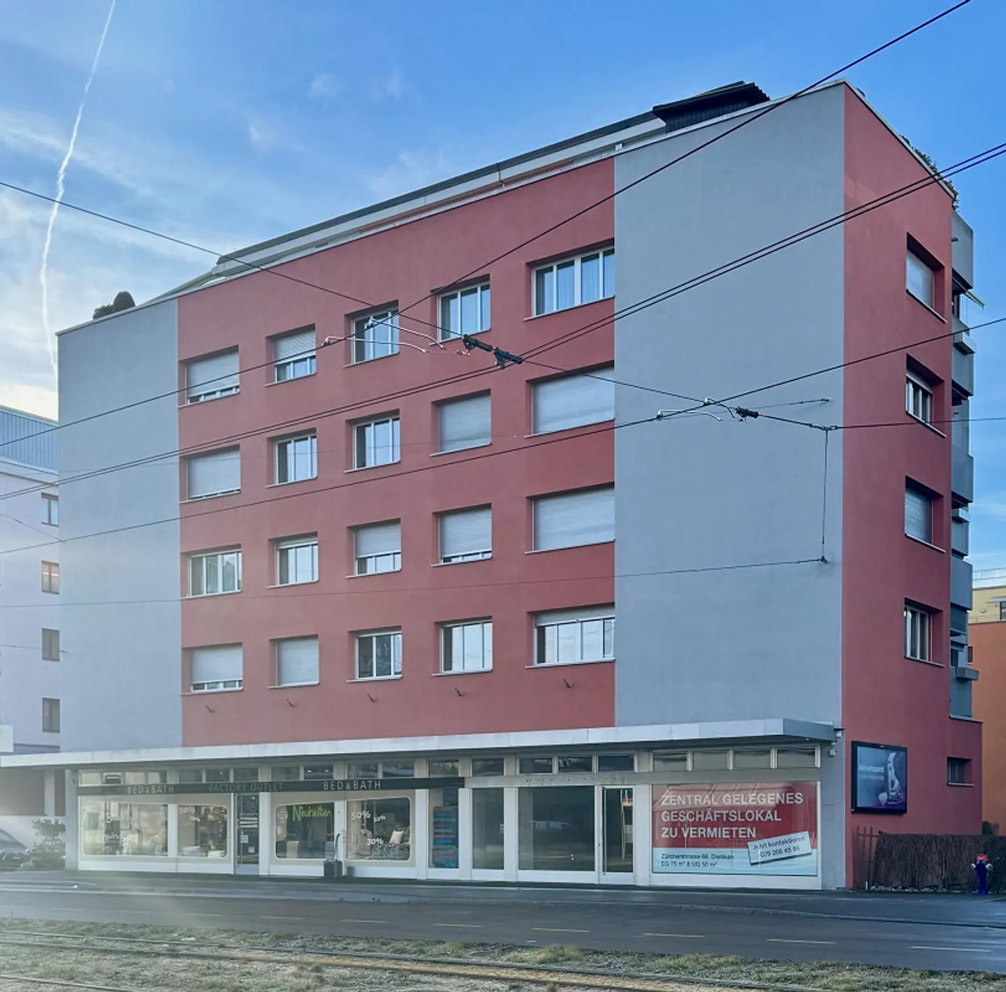 125m2 commercial space in perfect location - Photo 2 of 10