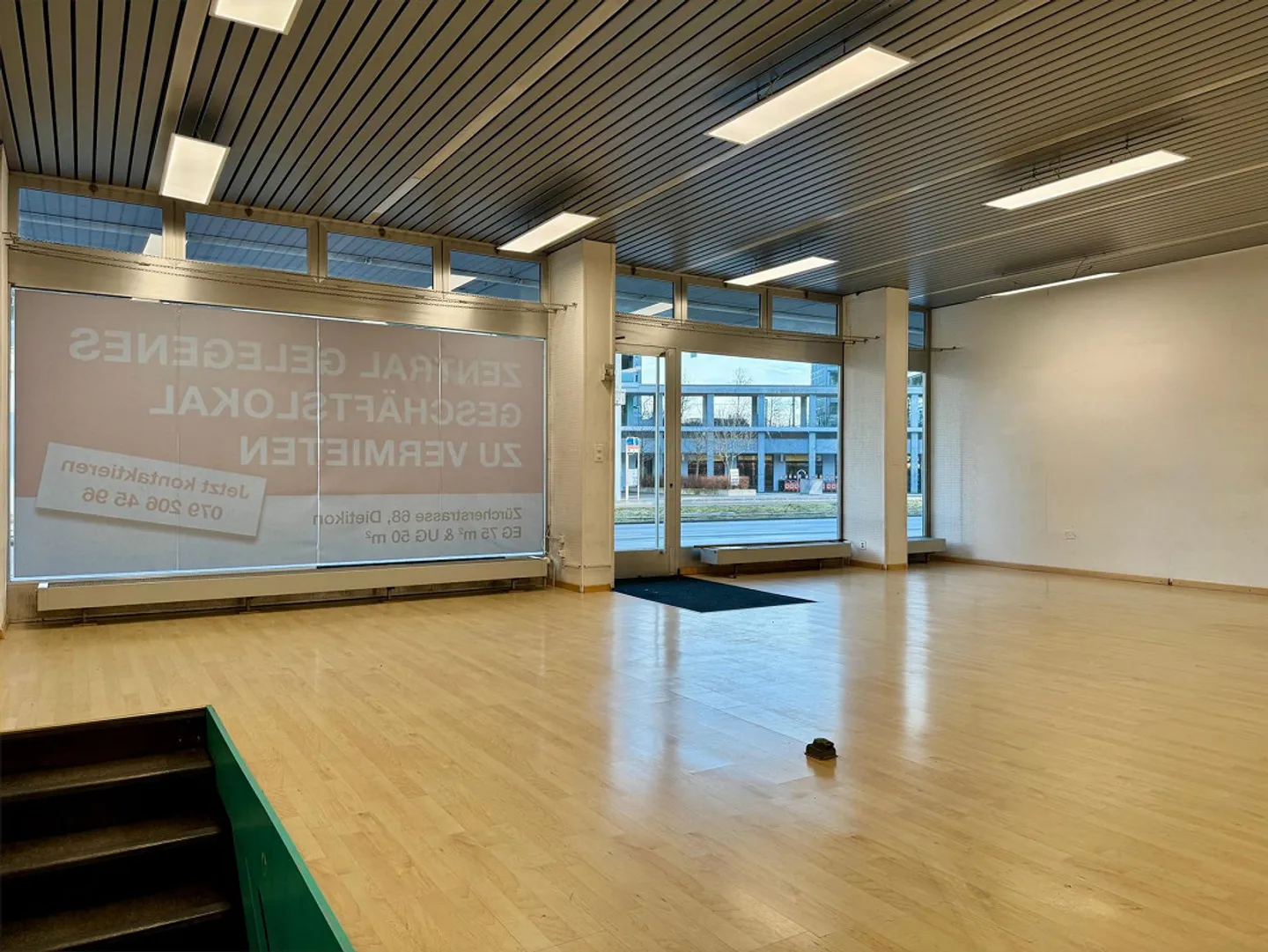 125m2 commercial space in perfect location - Photo 3 of 10