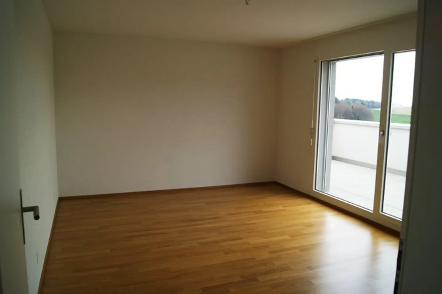 Spacious Attic Apartment - Photo 2 of 9