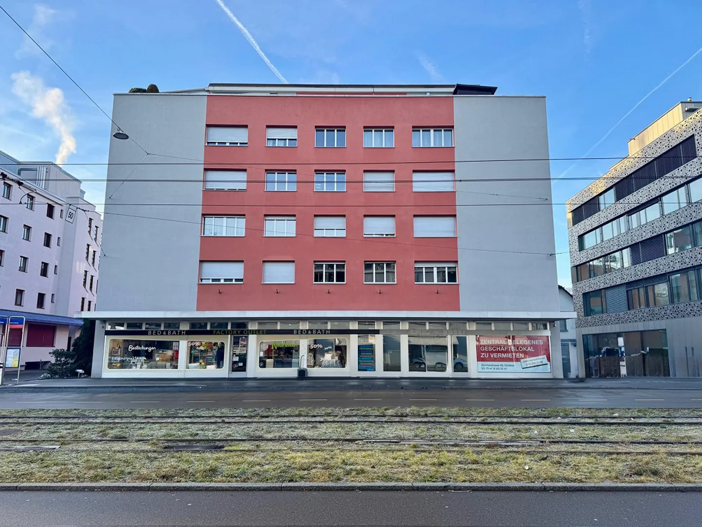 125m2 commercial space in perfect location - Photo 1 of 10