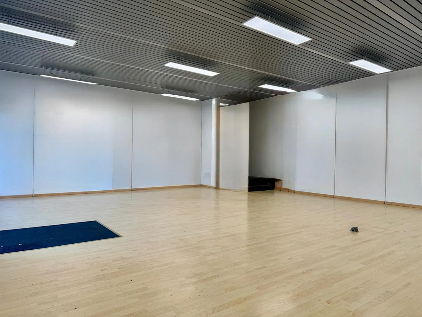 125m2 commercial space in perfect location - Photo 4 of 10