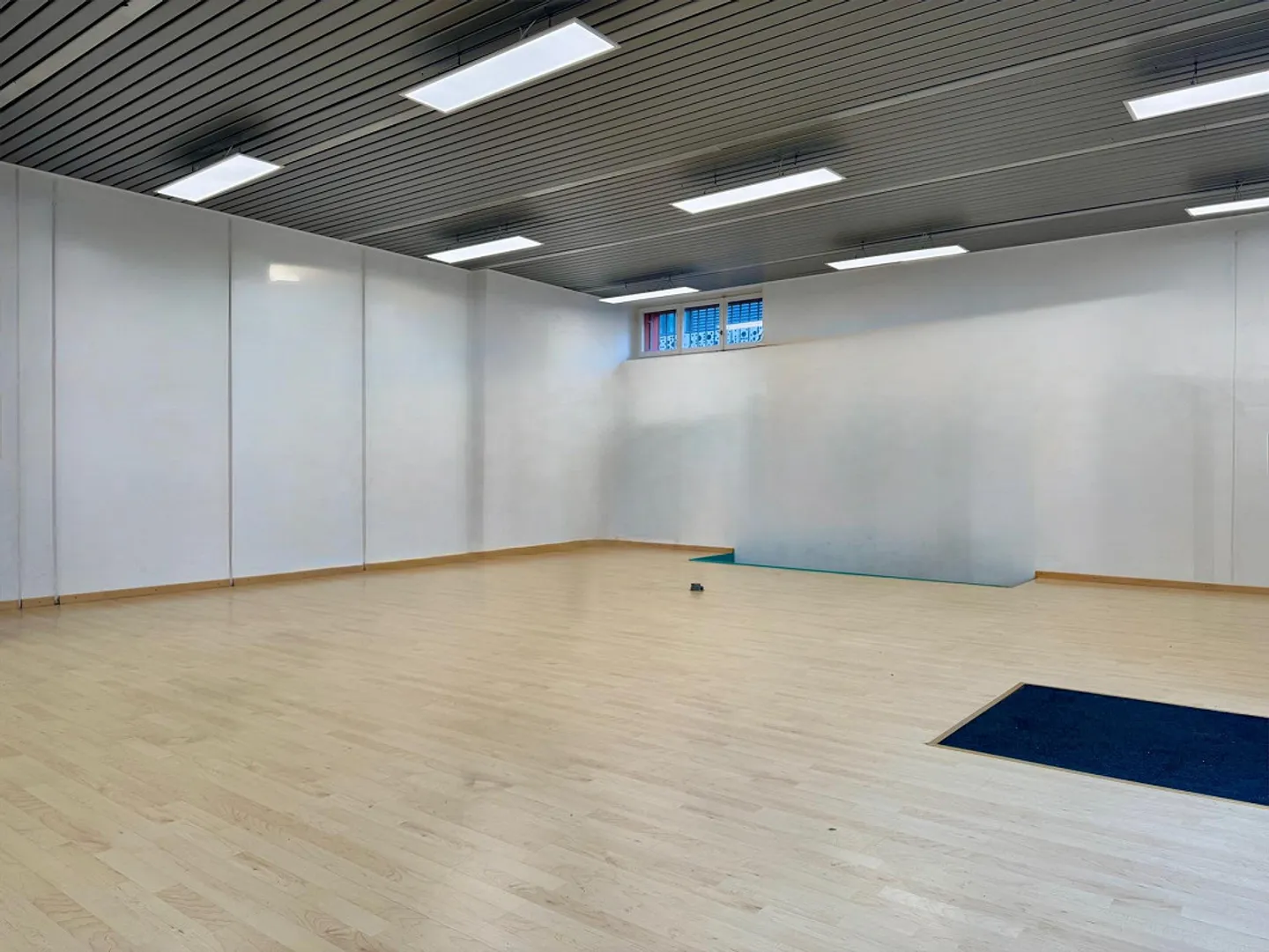 125m2 commercial space in perfect location - Photo 5 of 10