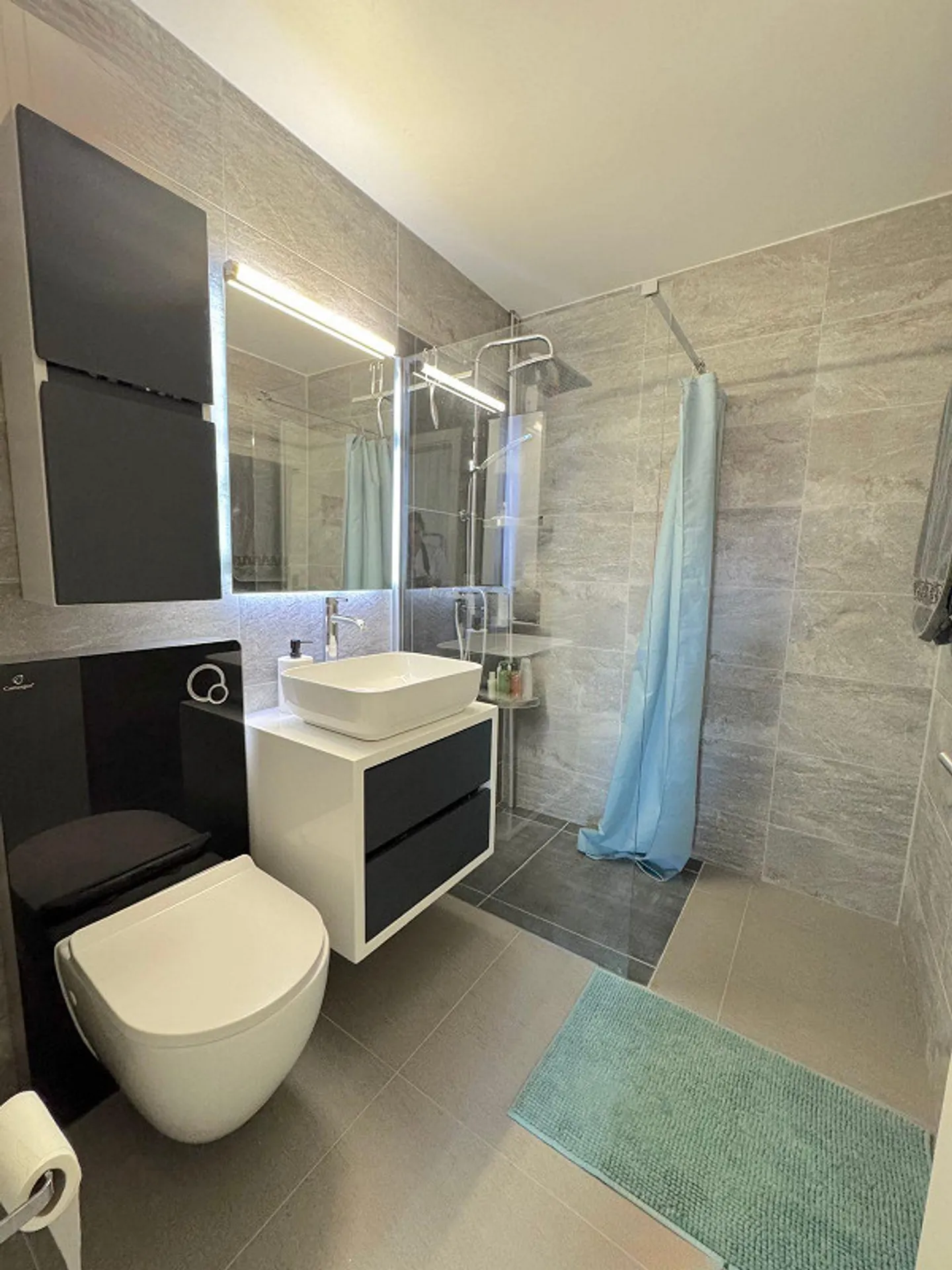 4.5-room apartment with large private garden of 576m2 - Photo 8 of 9