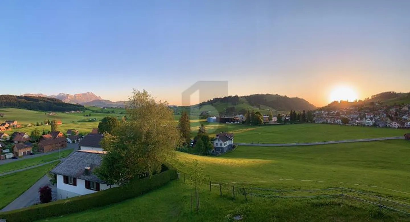 Stylish Apartment with Balcony - Photo 5 of 6