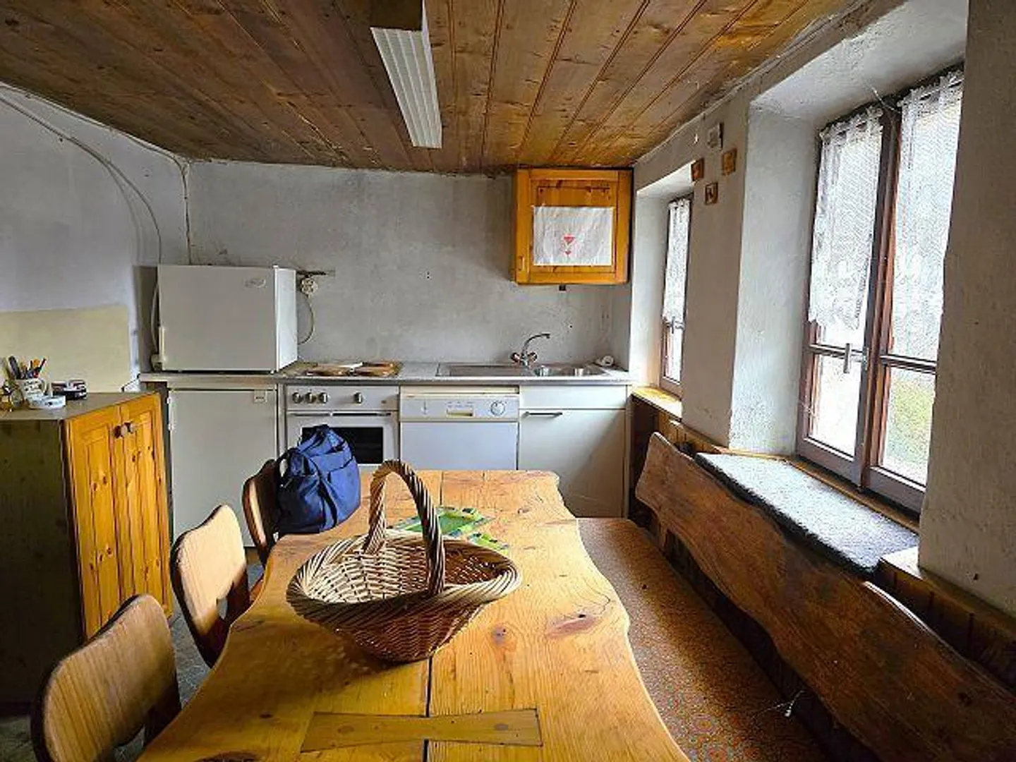 «4 1/2-Zimmer-Hausteil mit grossem Grundstück Parte della casa di 4 1/2 locali con grande terreno» - Foto 7 von 33