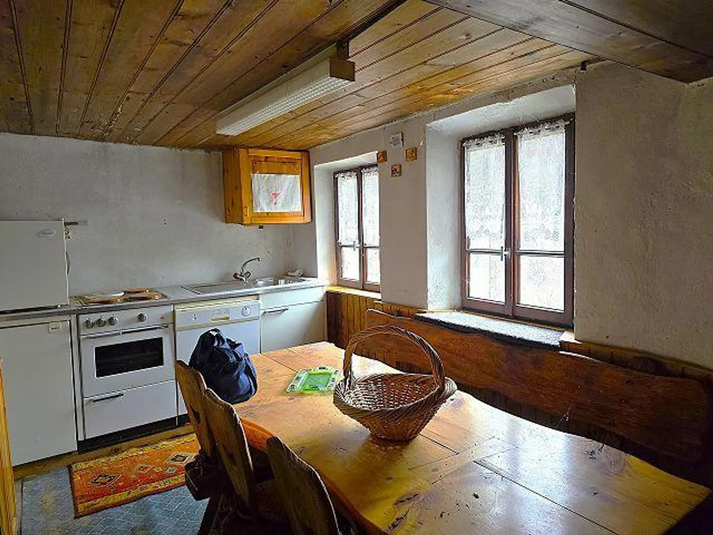 «4 1/2-Zimmer-Hausteil mit grossem Grundstück Parte della casa di 4 1/2 locali con grande terreno» - Foto 8 von 33