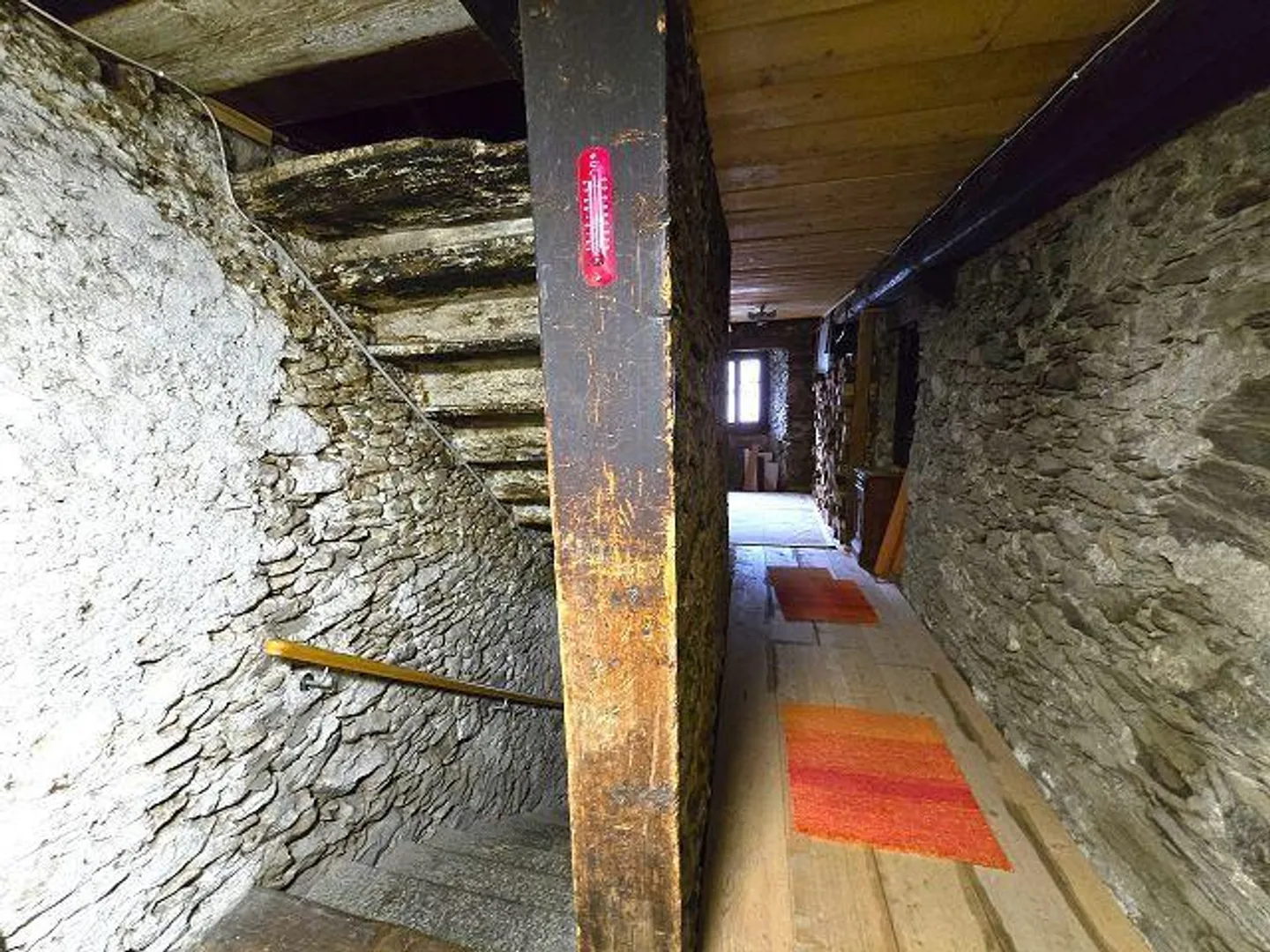 «4 1/2-Zimmer-Hausteil mit grossem Grundstück Parte della casa di 4 1/2 locali con grande terreno» - Foto 18 von 33