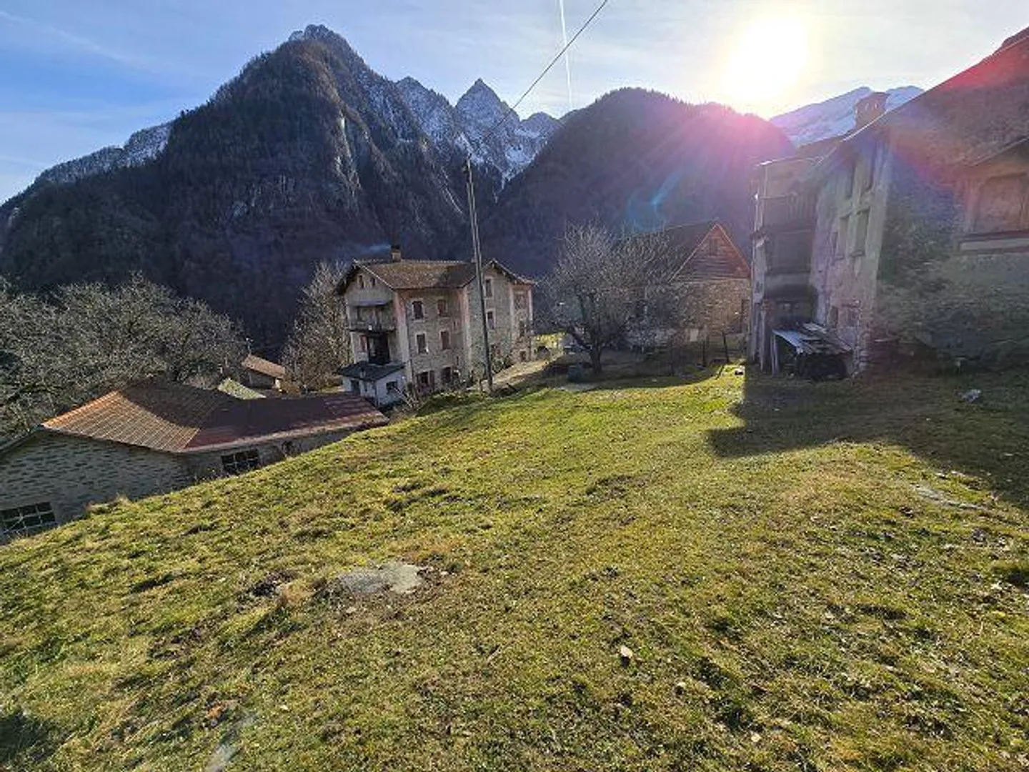 «4 1/2-Zimmer-Hausteil mit grossem Grundstück Parte della casa di 4 1/2 locali con grande terreno» - Foto 21 von 33