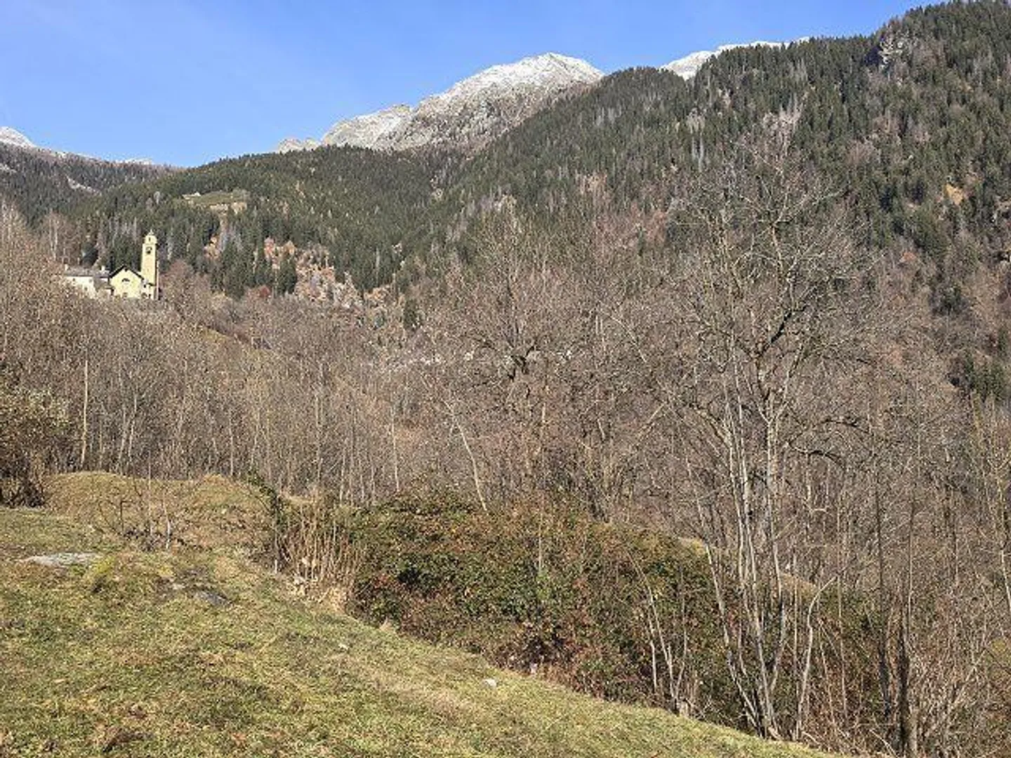 «4 1/2-Zimmer-Hausteil mit grossem Grundstück Parte della casa di 4 1/2 locali con grande terreno» - Foto 22 von 33