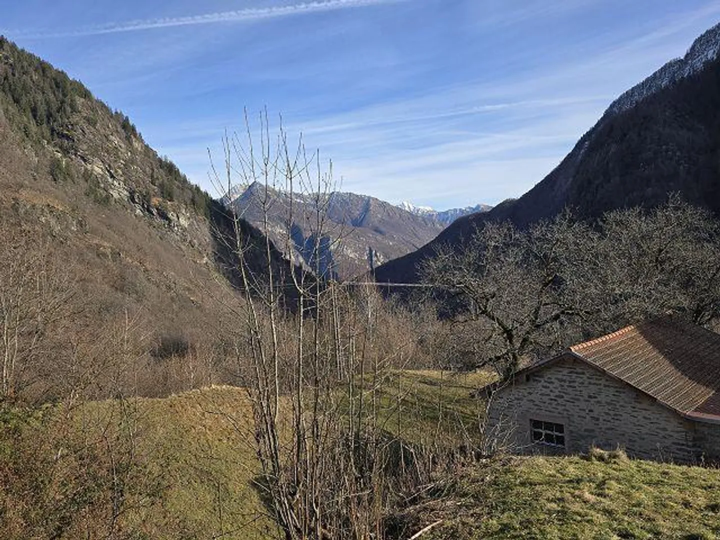 «4 1/2-Zimmer-Hausteil mit grossem Grundstück Parte della casa di 4 1/2 locali con grande terreno» - Foto 23 von 33