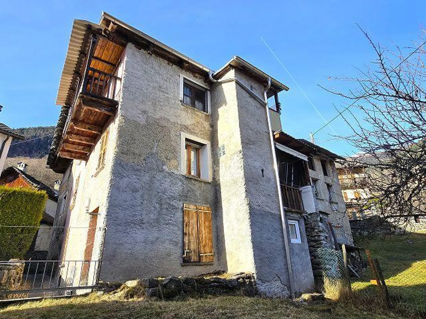 «4 1/2-Zimmer-Hausteil mit grossem Grundstück Parte della casa di 4 1/2 locali con grande terreno» - Foto 27 von 33