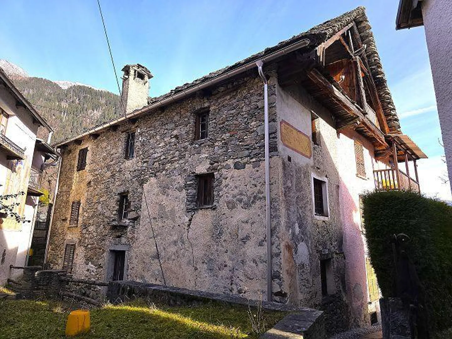 «4 1/2-Zimmer-Hausteil mit grossem Grundstück Parte della casa di 4 1/2 locali con grande terreno» - Foto 30 von 33