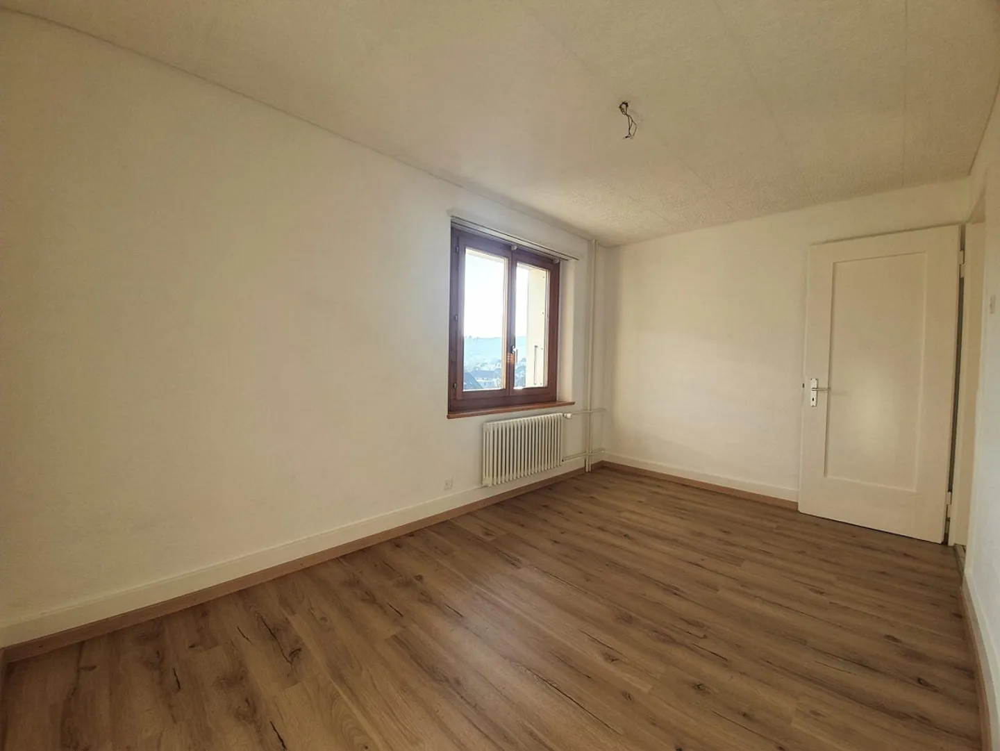 Appartamento affascinante con 3 camere da letto con balcone e bella vista a Tavannes - Foto 4 di 7